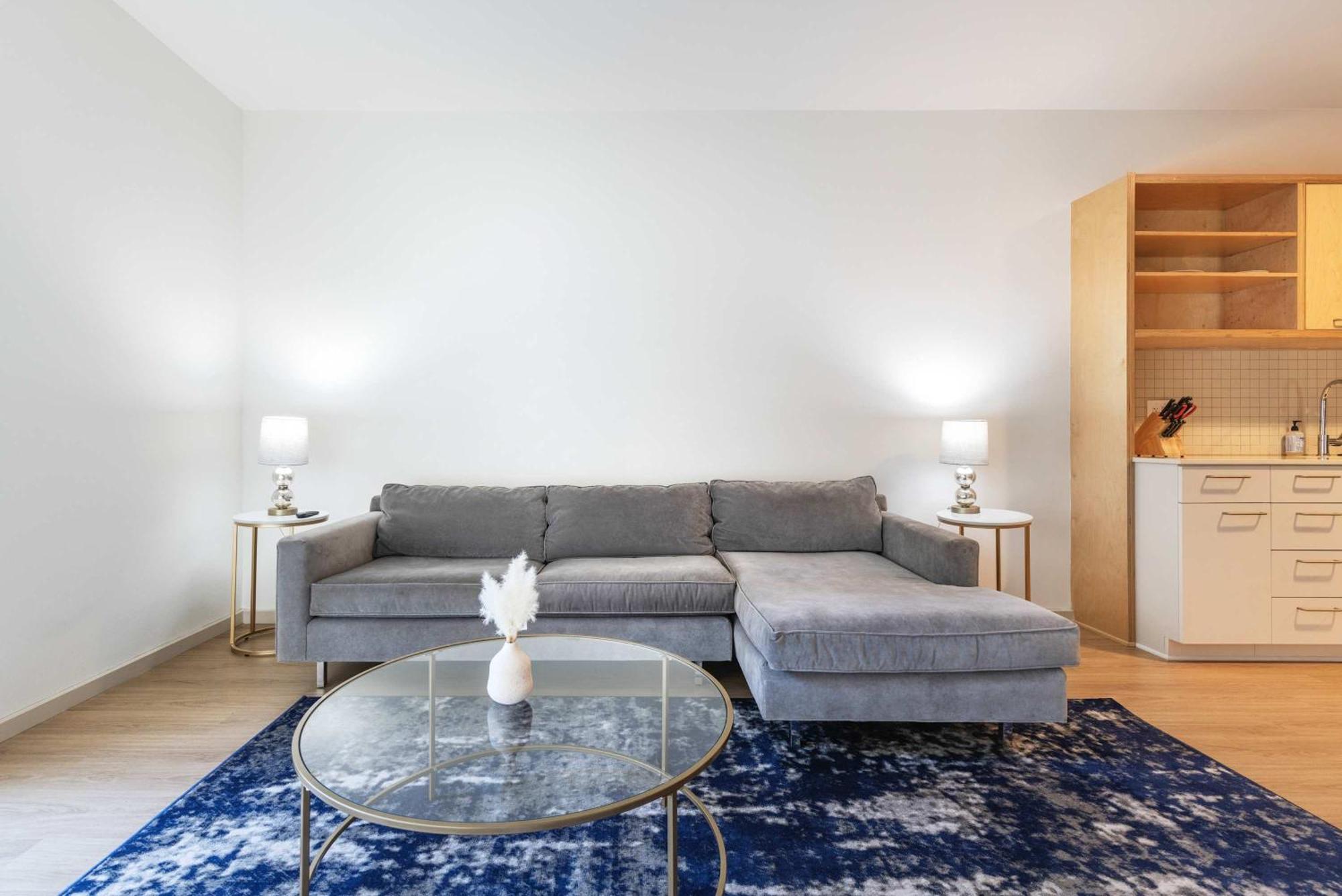 Apartment 2br New Hollywood Opulent Oasis Et